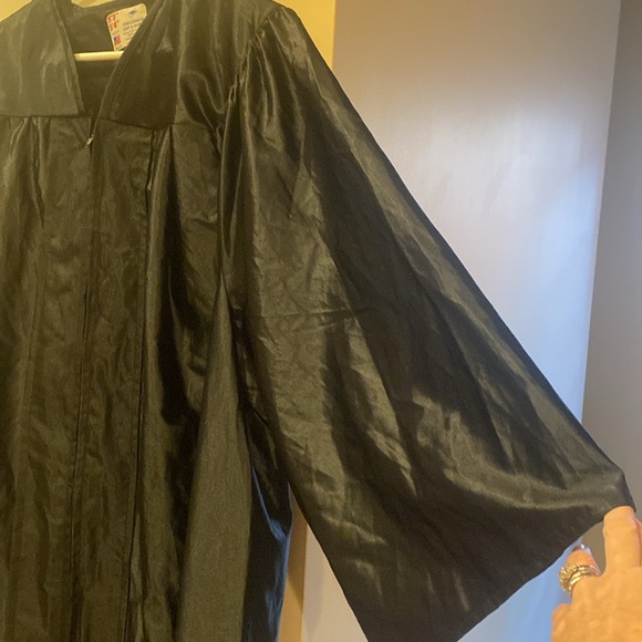 Black Graduation Gown - Picture 4 of 9